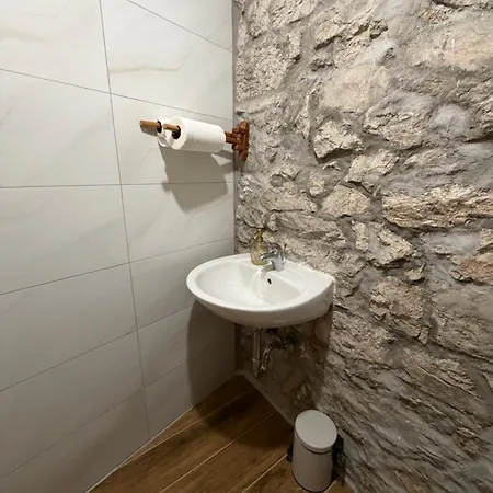 Kosara Trisnjevac 아파트 Lusnic